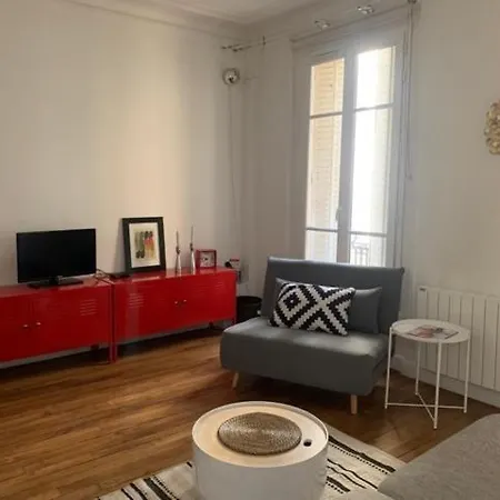 Breteuil Spacious Studio Paris