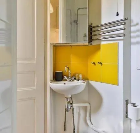 Breteuil Spacious Studio